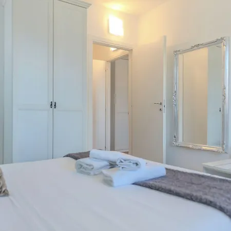 Diamond Apartment